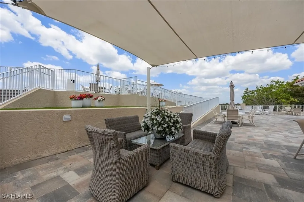 410 Bayfront Place Naples FL 34102