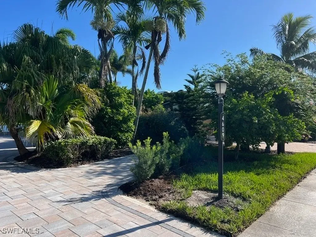 4609 Southern Breeze Drive Naples FL 34114