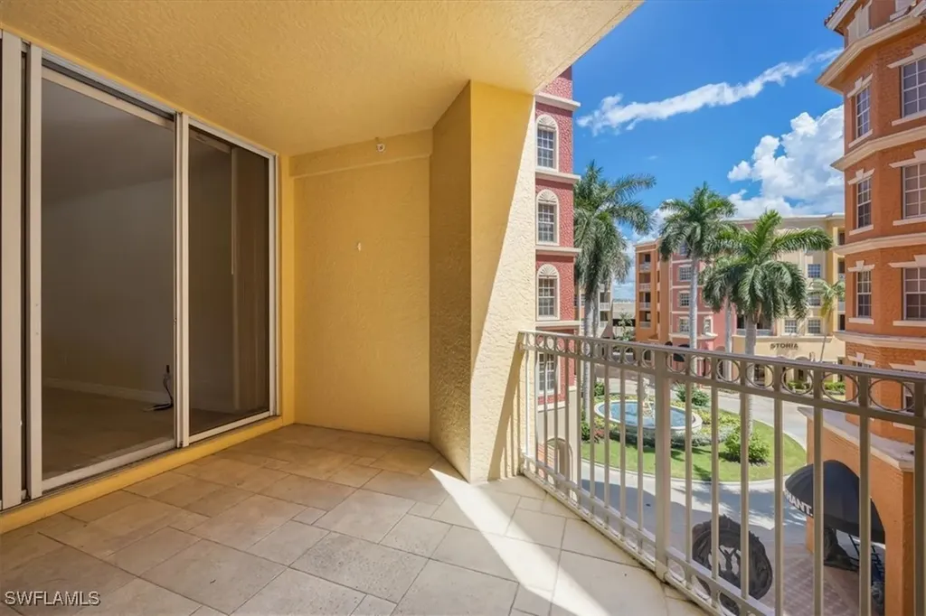 410 Bayfront Place Naples FL 34102