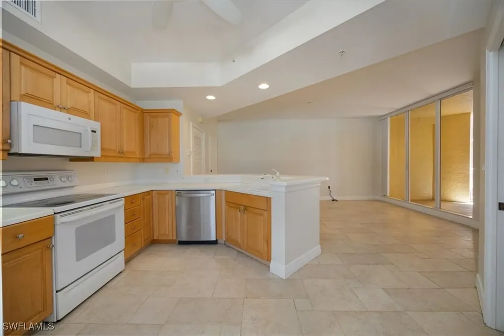 410 Bayfront Place Naples FL 34102
