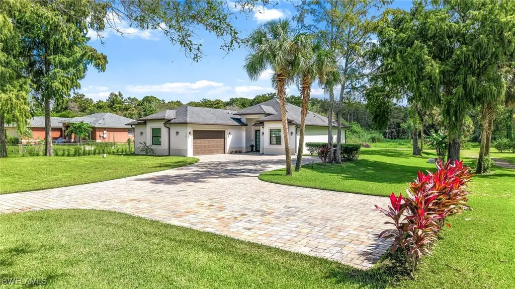 Naples FL, 110 6TH Street NE