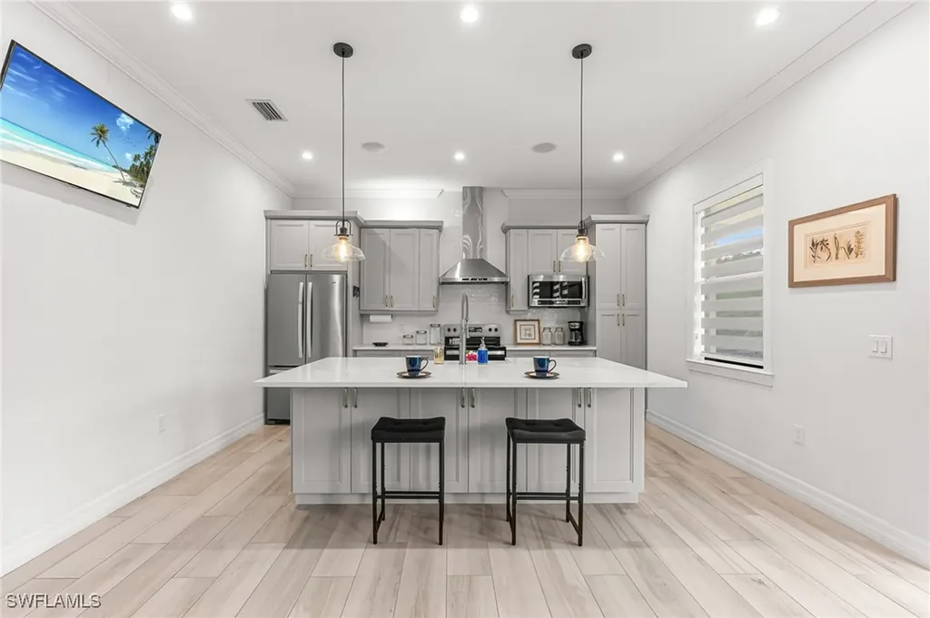 110 6th Street NE Naples FL 34120