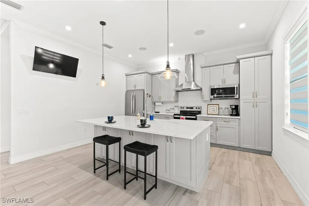 110 6th Street NE Naples FL 34120