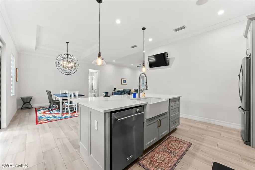 110 6th Street NE Naples FL 34120