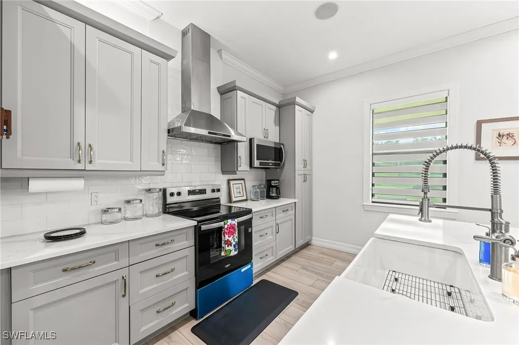 110 6th Street NE Naples FL 34120