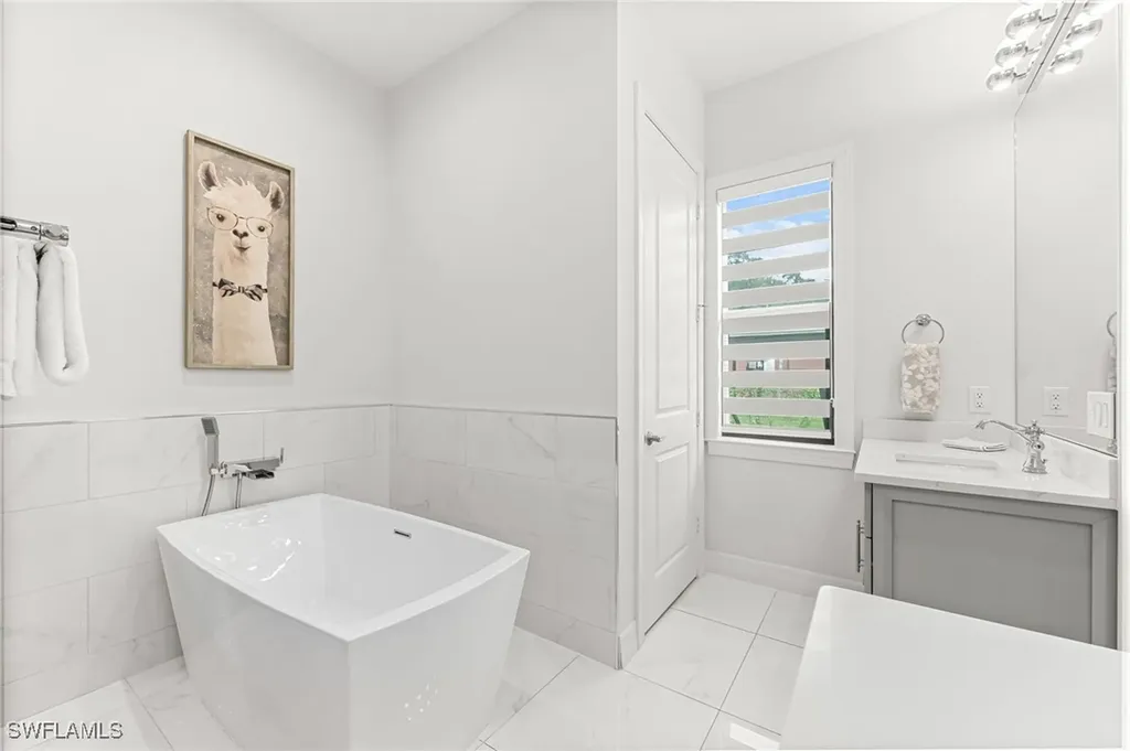 110 6th Street NE Naples FL 34120