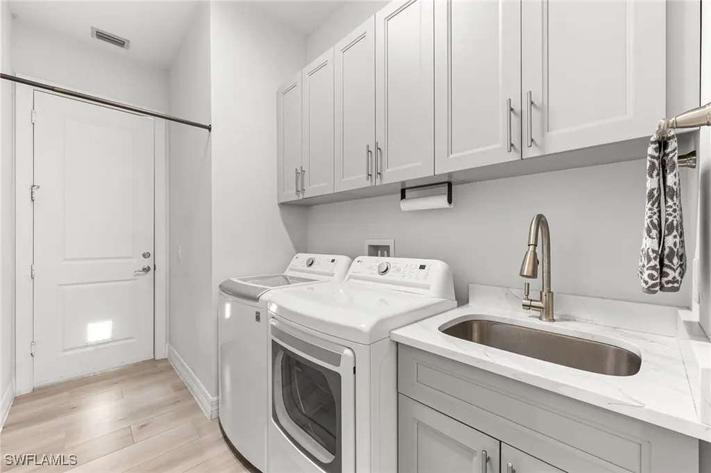 110 6th Street NE Naples FL 34120