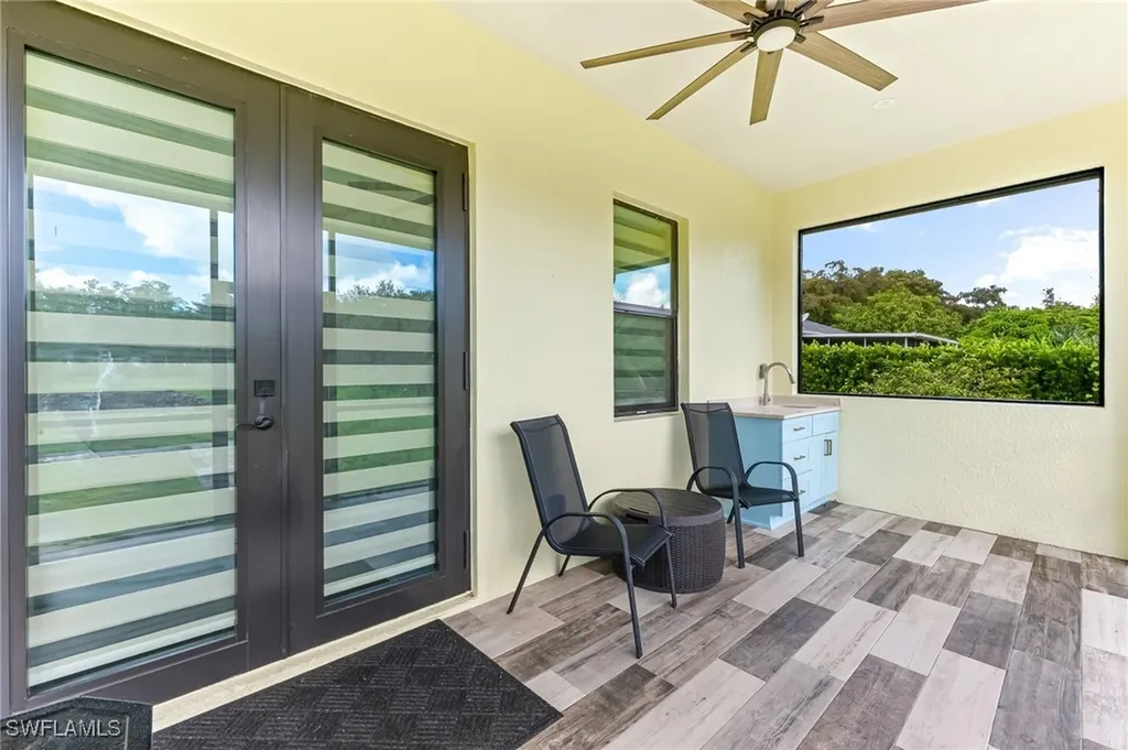 110 6th Street NE Naples FL 34120