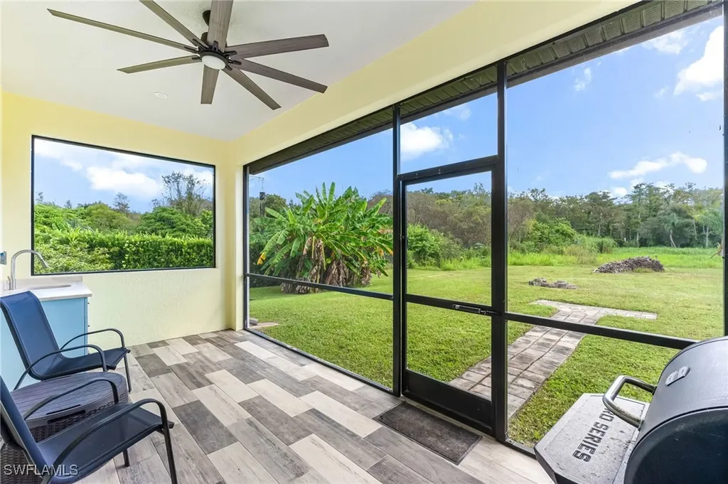 110 6th Street NE Naples FL 34120