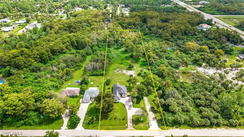 110 6th Street NE Naples FL 34120