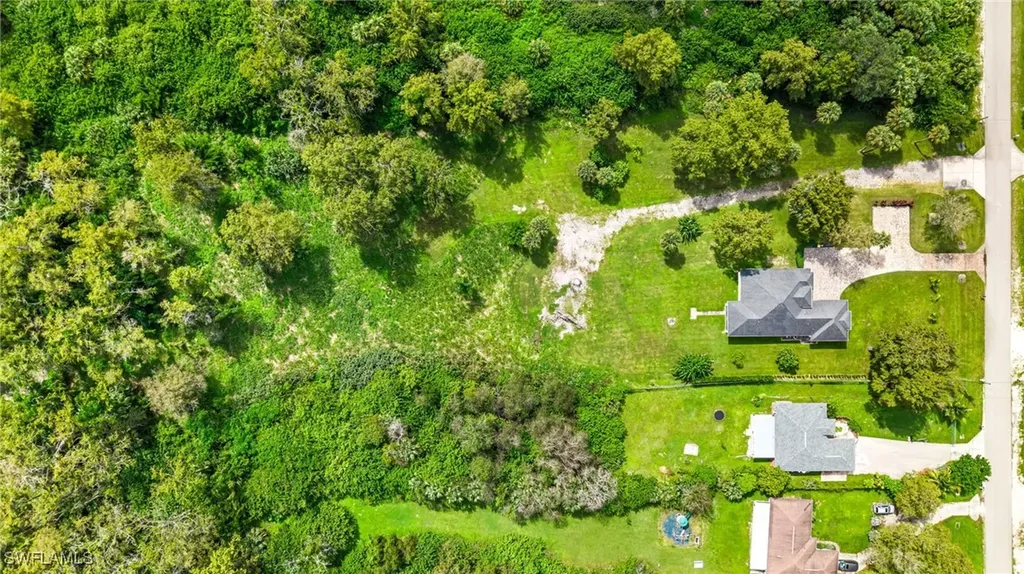 110 6th Street NE Naples FL 34120