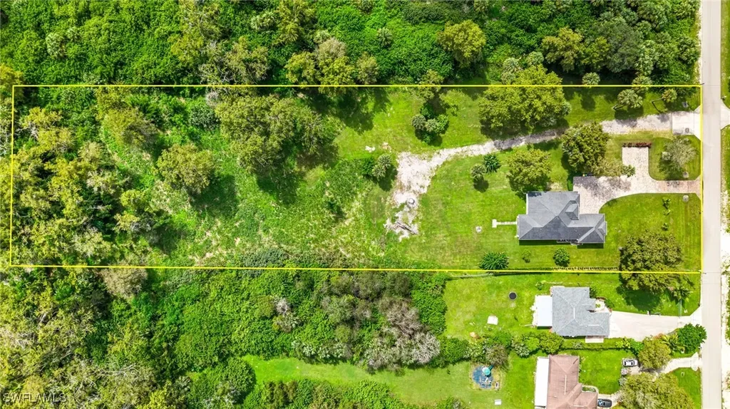 110 6th Street NE Naples FL 34120