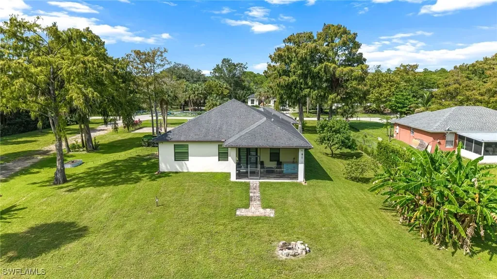 110 6th Street NE Naples FL 34120
