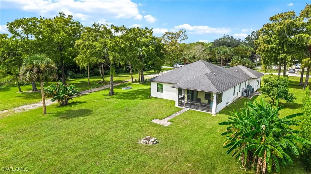 110 6th Street NE Naples FL 34120