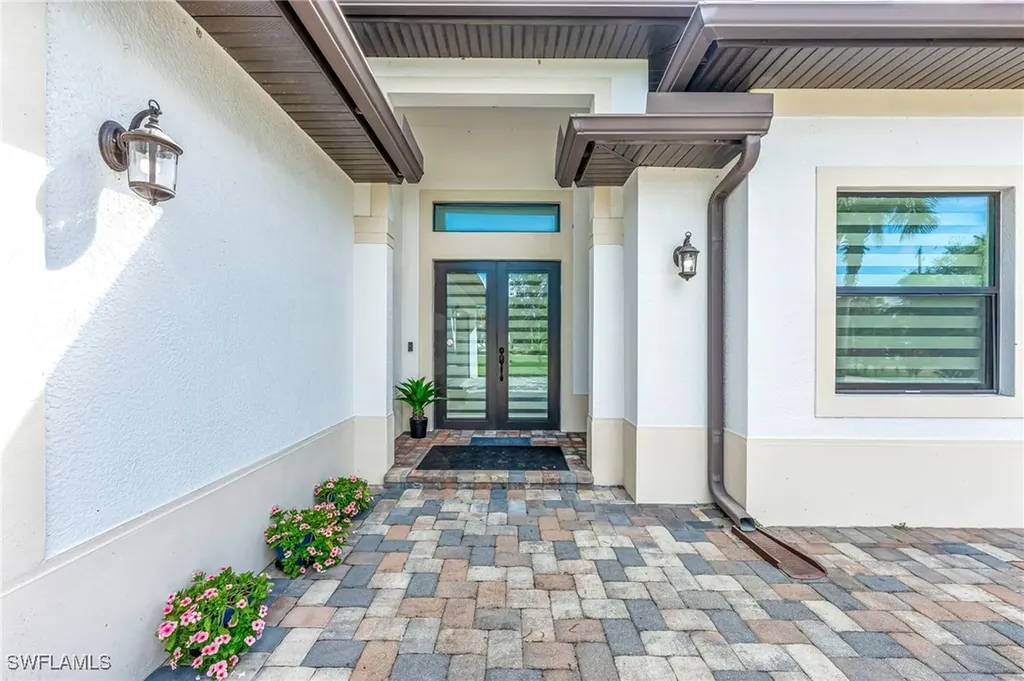 110 6th Street NE Naples FL 34120