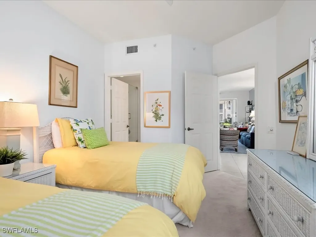 200 L Ambiance Circle Naples FL 34108