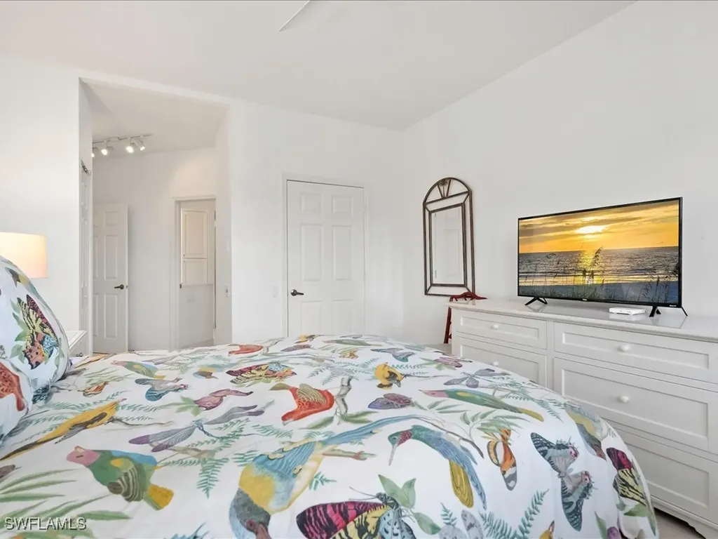 200 L Ambiance Circle Naples FL 34108