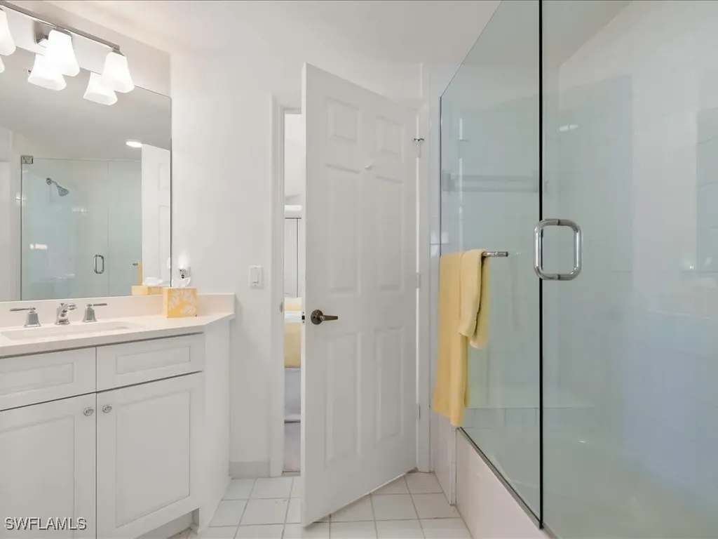 200 L Ambiance Circle Naples FL 34108