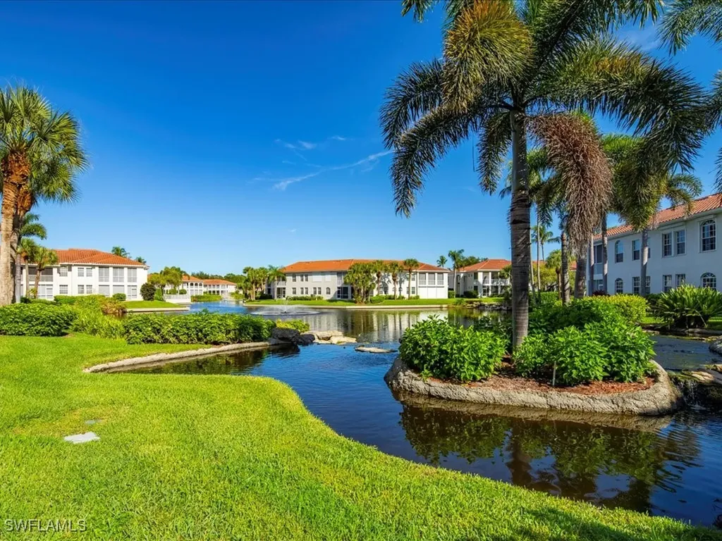 200 L Ambiance Circle Naples FL 34108