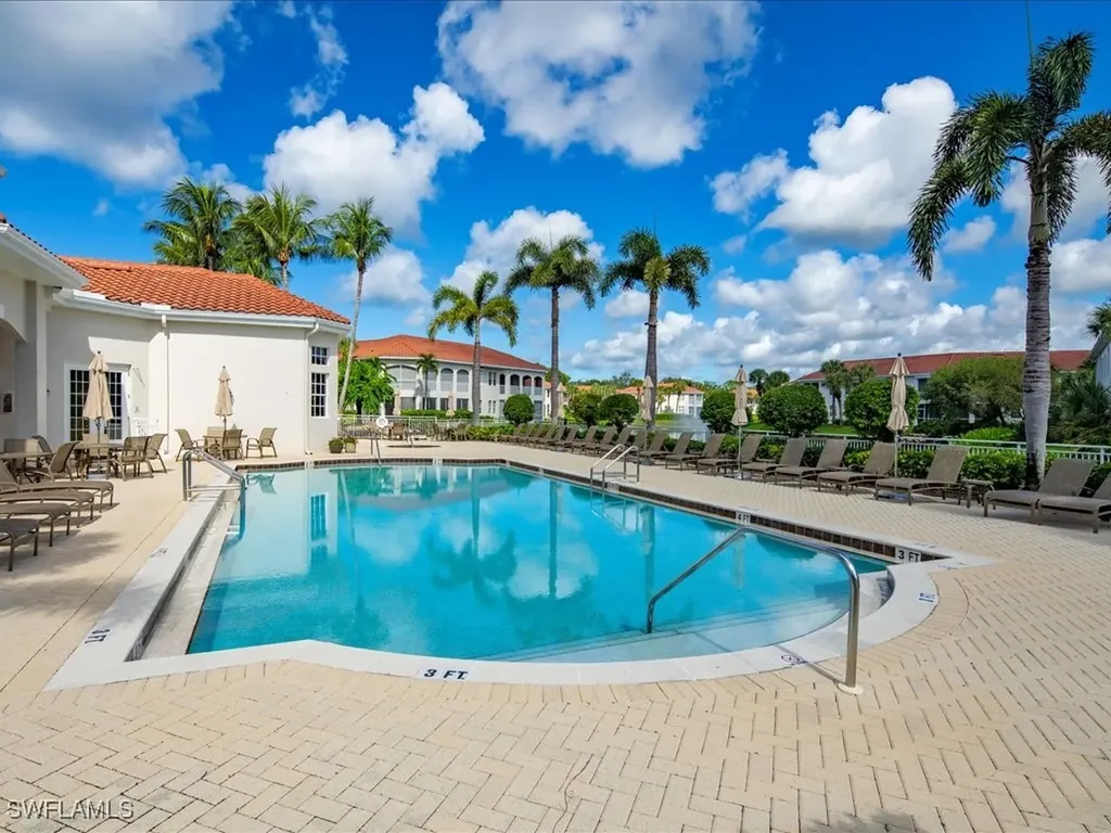 200 L Ambiance Circle Naples FL 34108