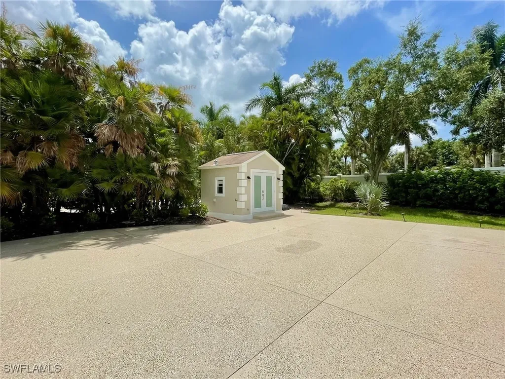 4504 Southern Breeze Drive Naples FL 34114