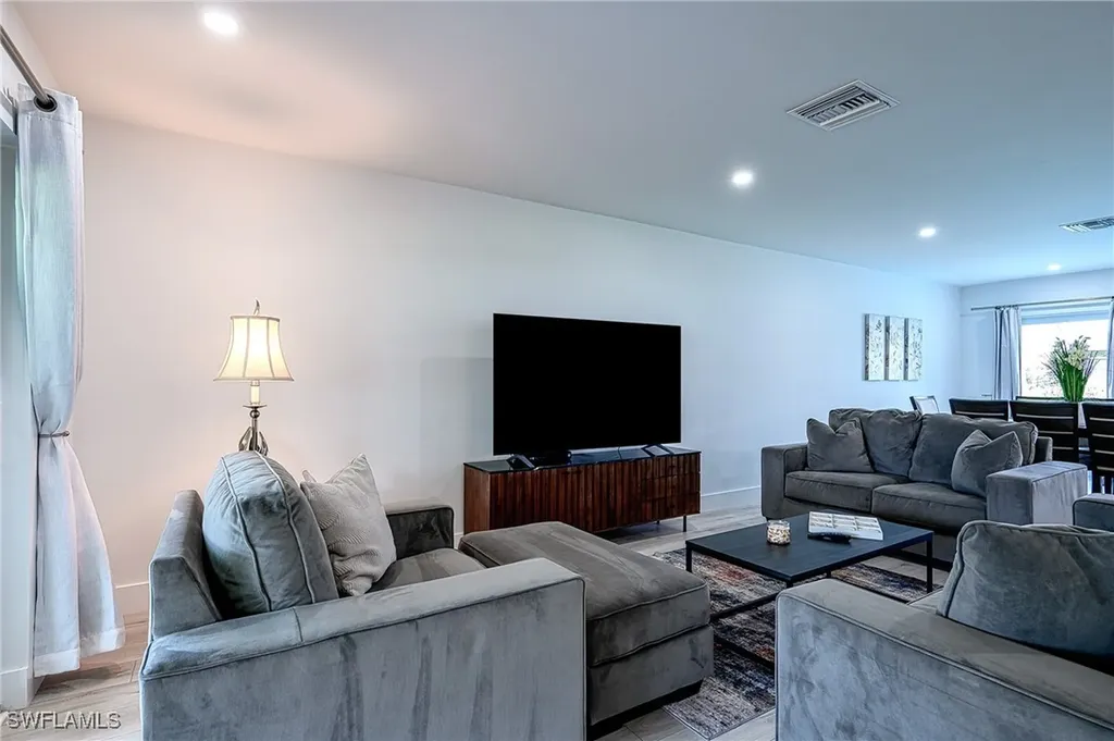 540 102nd Avenue N Naples FL 34108