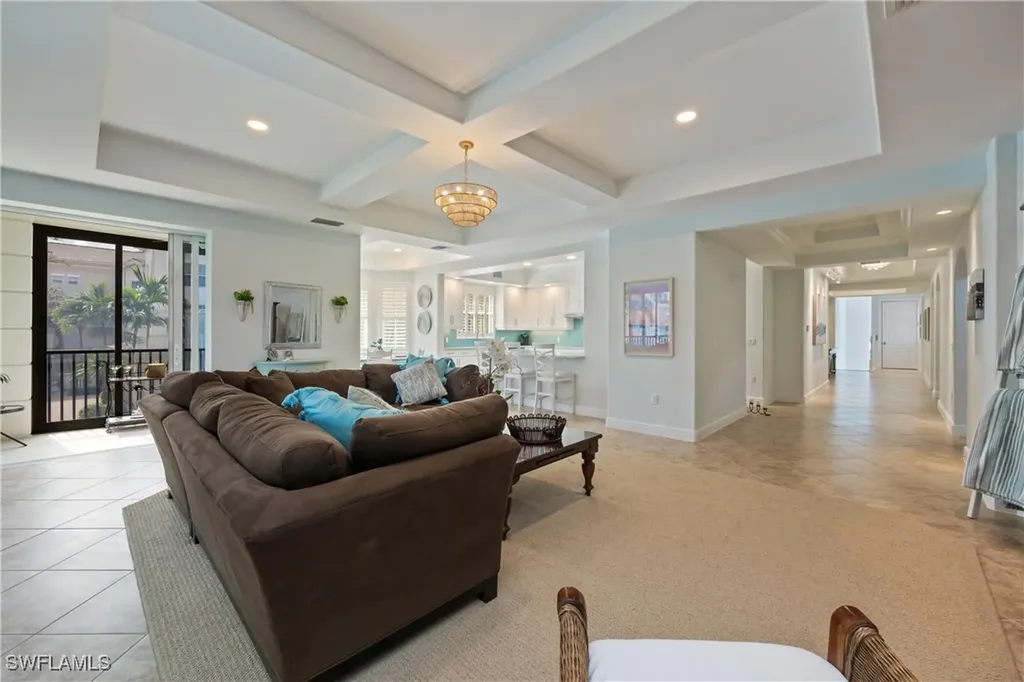 Naples FL, 545 Avellino Isle Circle, Unit 202