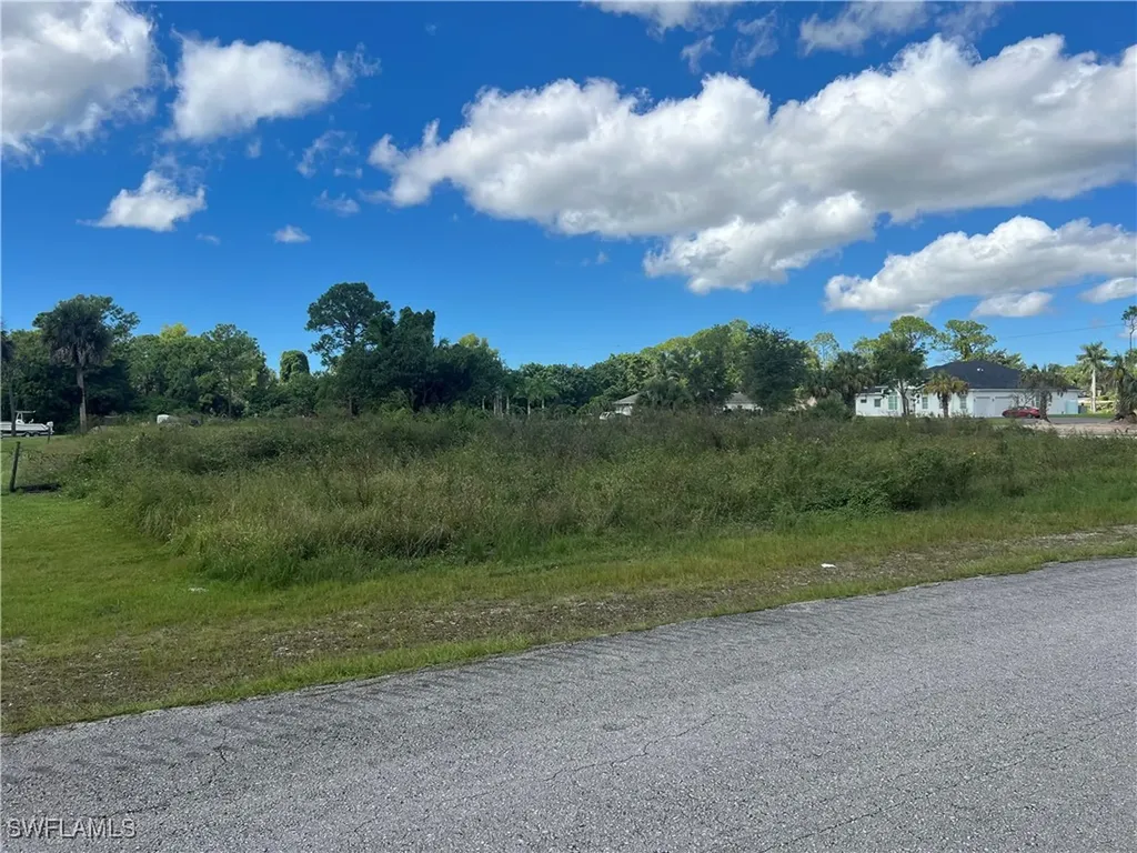 63RD Street SW Naples FL 34105
