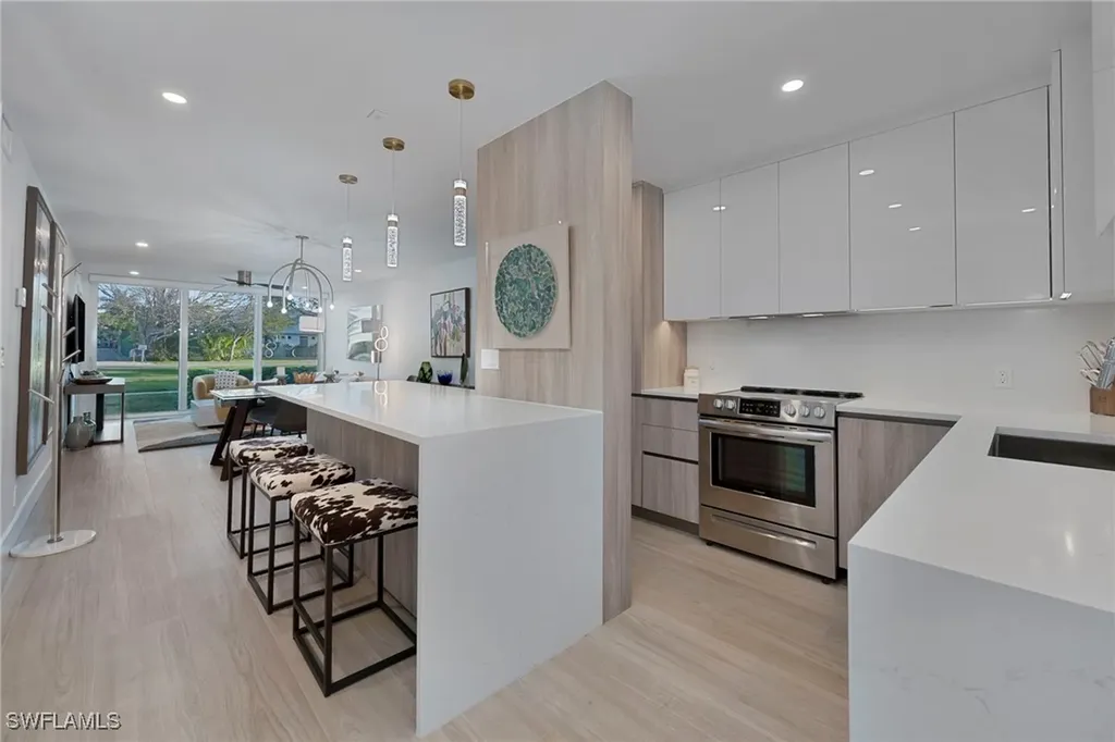 670 Broad Avenue S Naples FL 34102