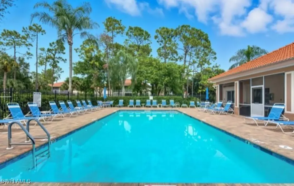 280 Robin Hood Circle Naples FL 34104