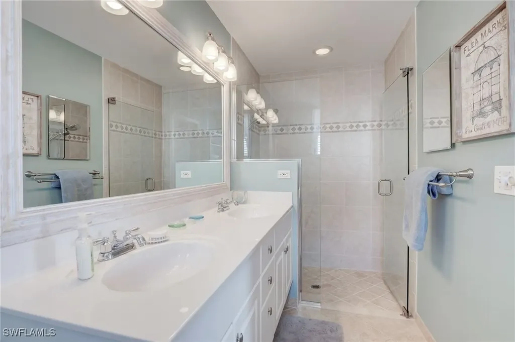 280 Robin Hood Circle Naples FL 34104