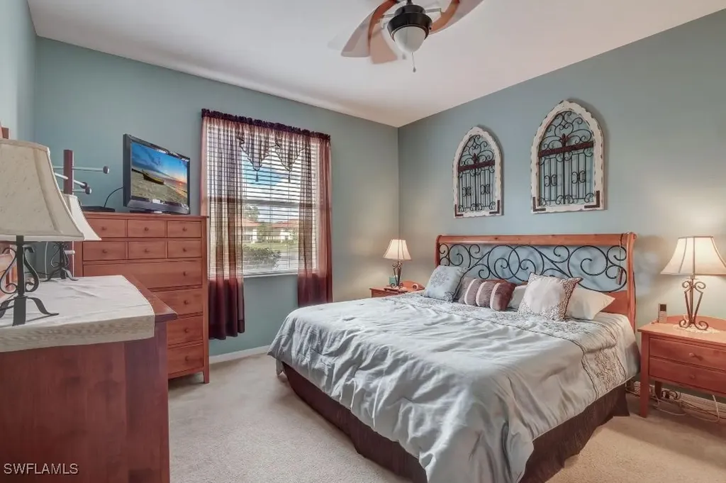 280 Robin Hood Circle Naples FL 34104