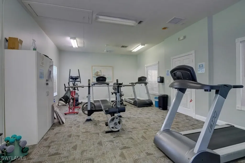 280 Robin Hood Circle Naples FL 34104