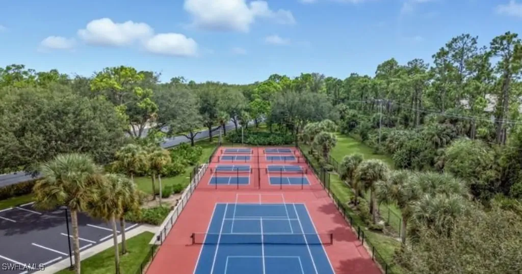 280 Robin Hood Circle Naples FL 34104