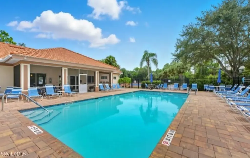 280 Robin Hood Circle Naples FL 34104