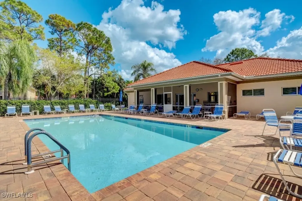 280 Robin Hood Circle Naples FL 34104