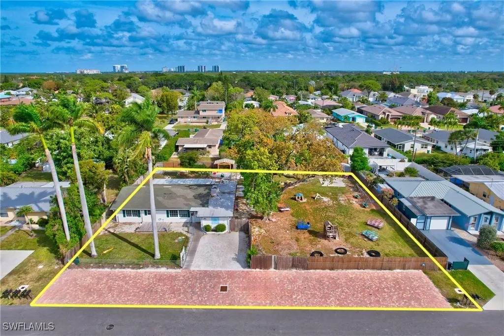 727 & 731 108th Avenue N Naples FL 34108