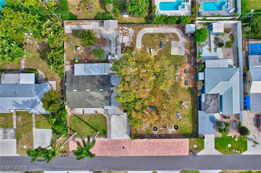 727 & 731 108th Avenue N Naples FL 34108