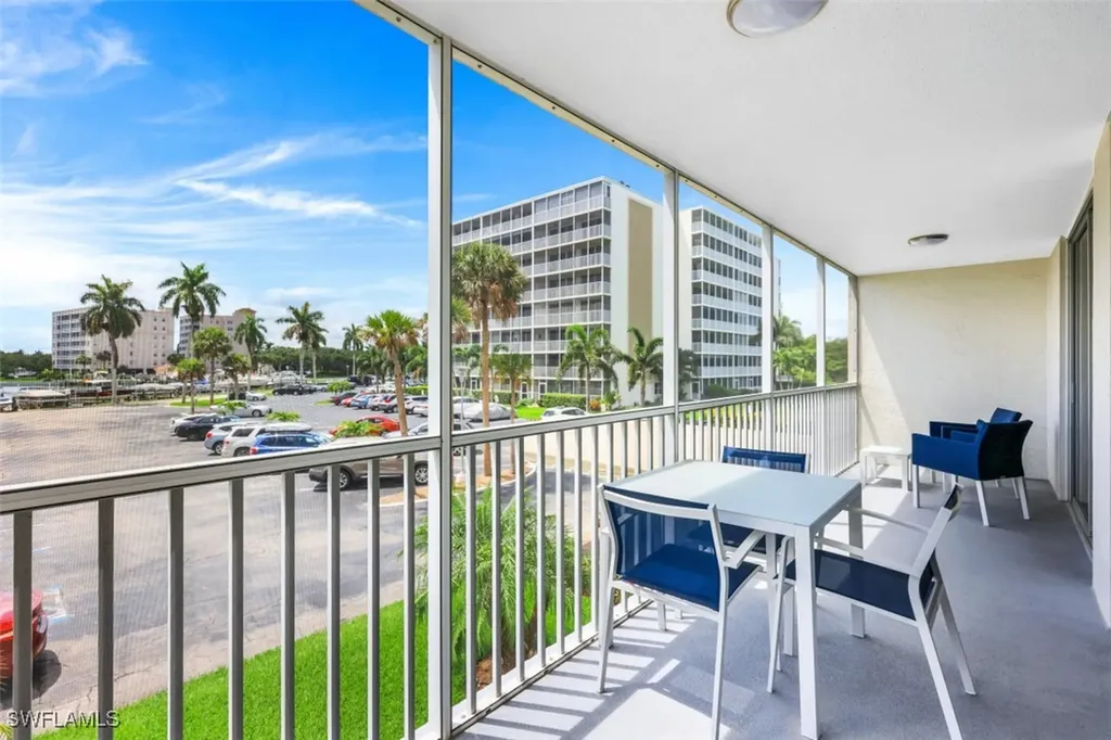 5 Bluebill Avenue Naples FL 34108