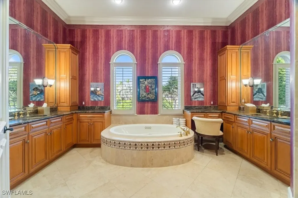 550 21st Avenue S Naples FL 34102