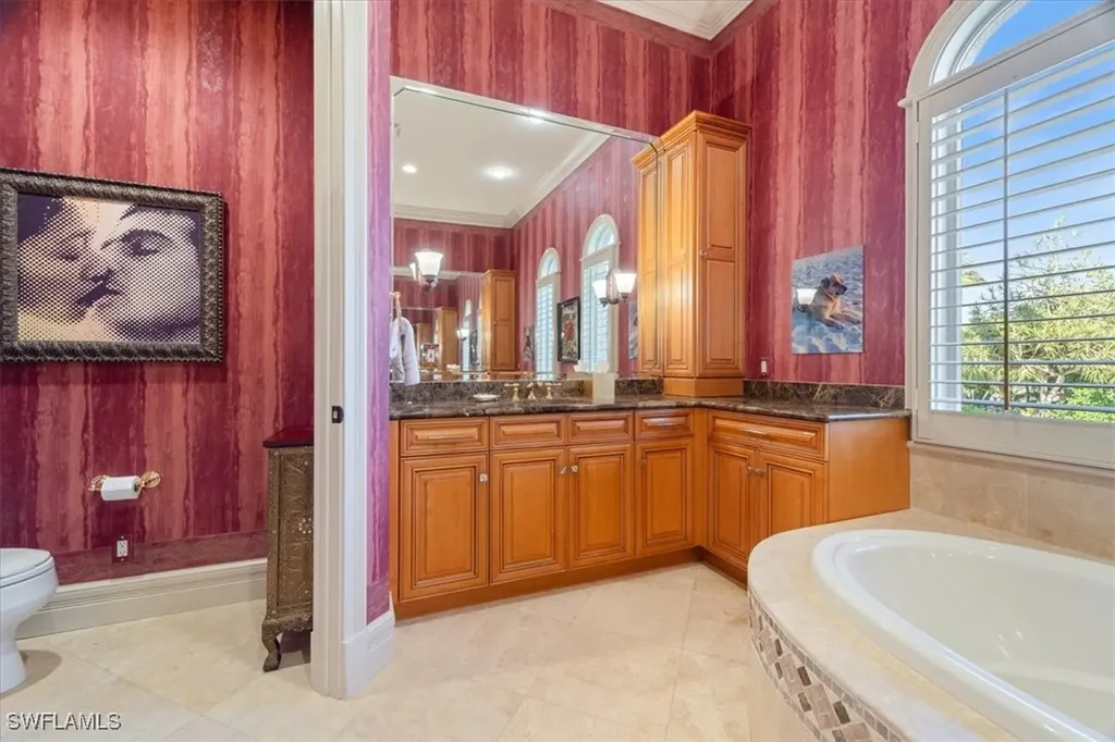 550 21st Avenue S Naples FL 34102