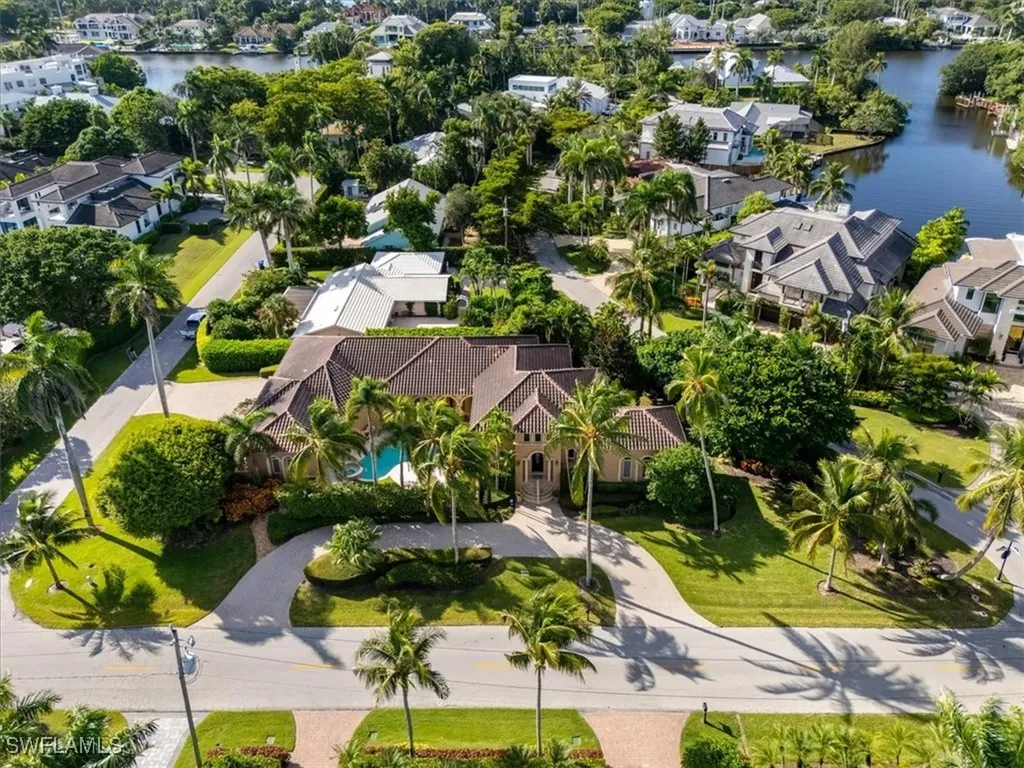 550 21st Avenue S Naples FL 34102