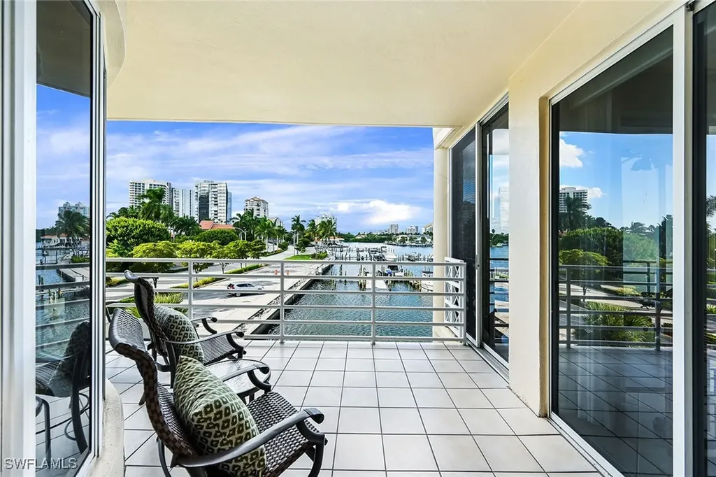 4560 Gulf Shore Boulevard N Naples FL 34103