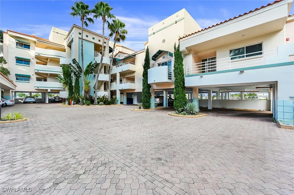 4560 Gulf Shore Boulevard N Naples FL 34103