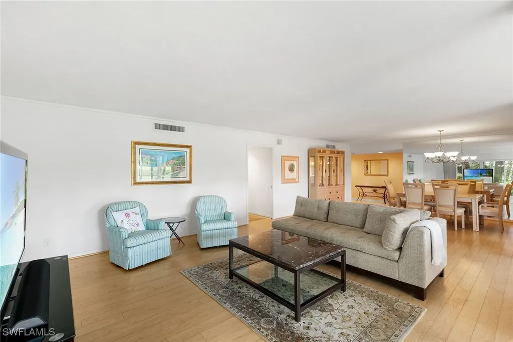 105 Clubhouse Lane Naples FL 34105