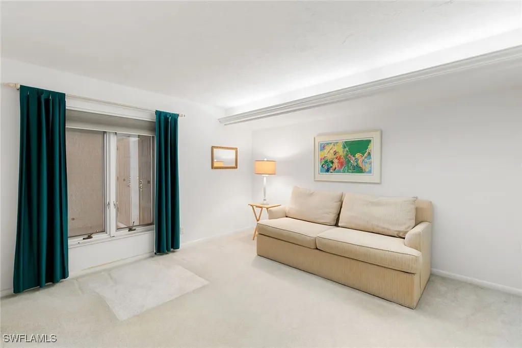 105 Clubhouse Lane Naples FL 34105