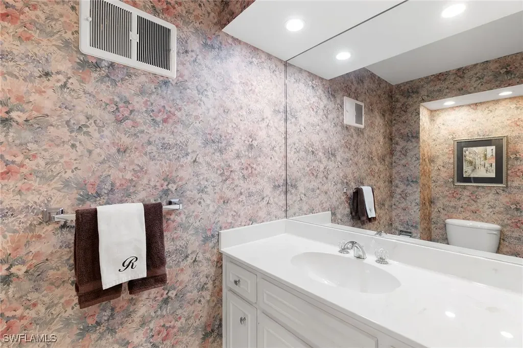 105 Clubhouse Lane Naples FL 34105