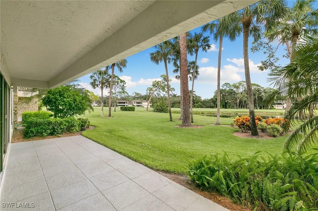 105 Clubhouse Lane Naples FL 34105