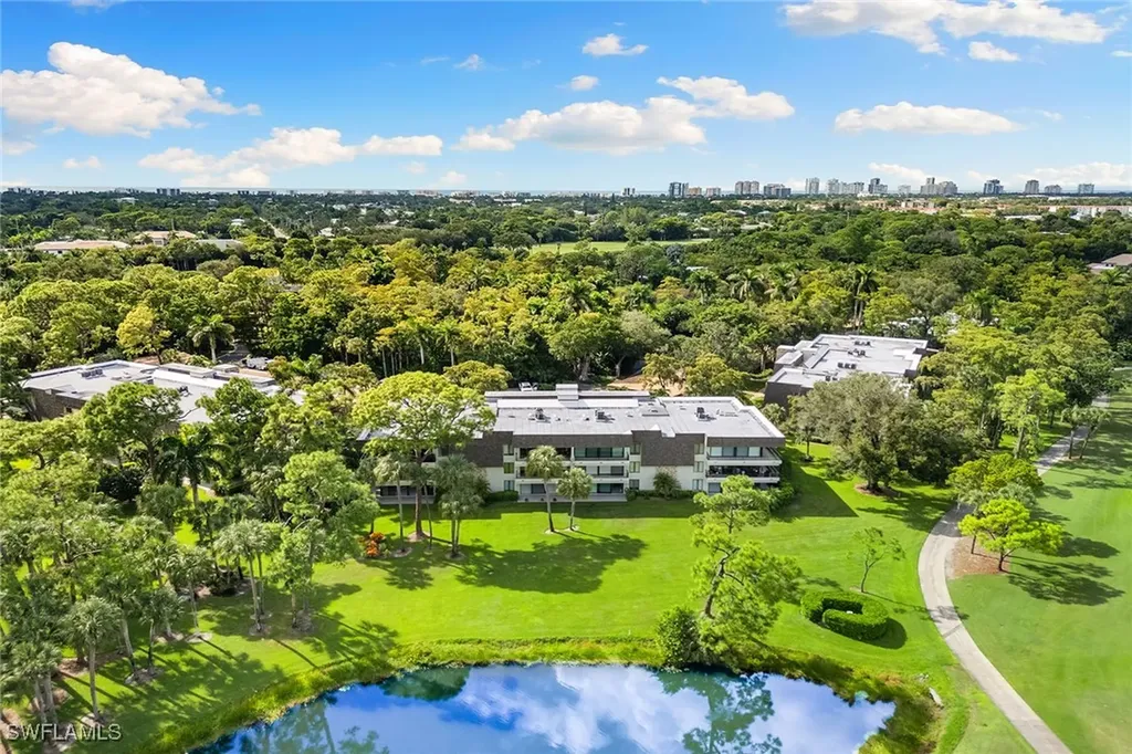 105 Clubhouse Lane Naples FL 34105