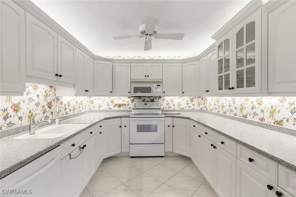 105 Clubhouse Lane Naples FL 34105